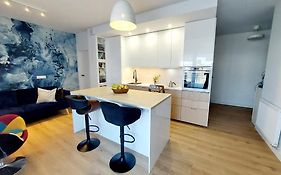 Luxury Modern New Apartment With Garden&Free Parking,Close To Wroclaw Self Check-In 24H